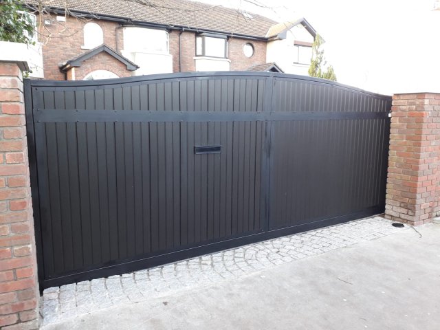 belvedere sliding gate with postbox bog oak black